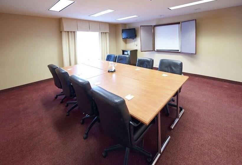 Отель Hampton Inn Massillon