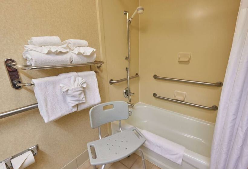 Отель Hampton Inn Massillon