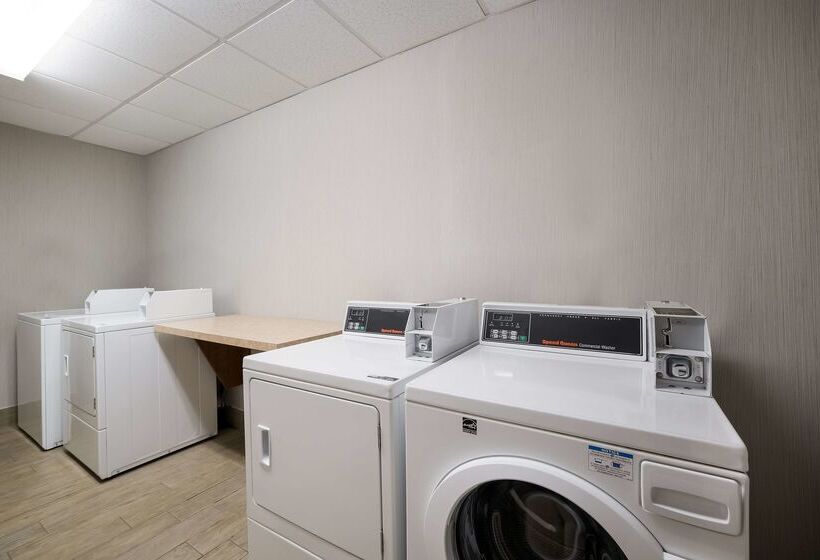 Отель Hampton Inn Mchenry