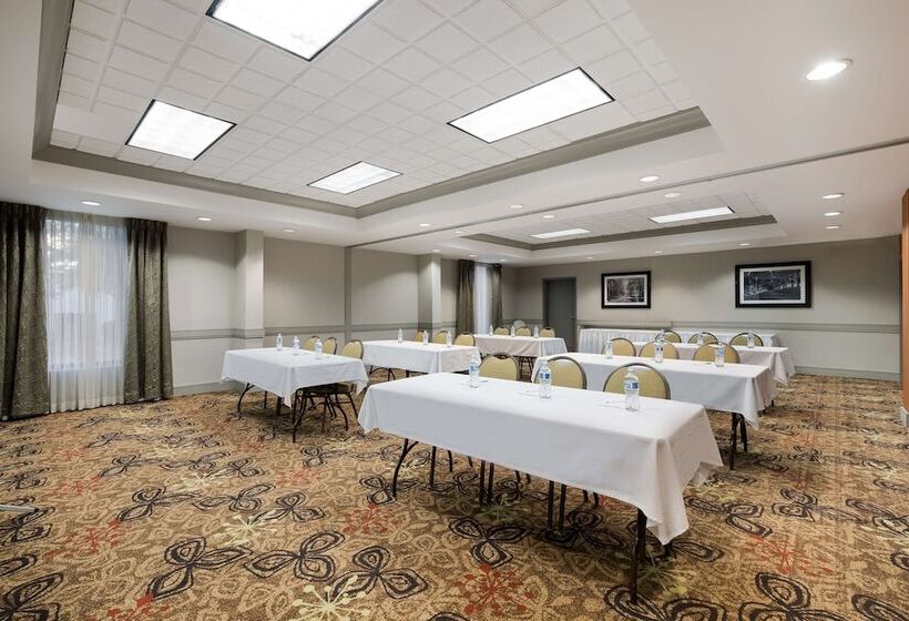 Отель Hampton Inn Mchenry