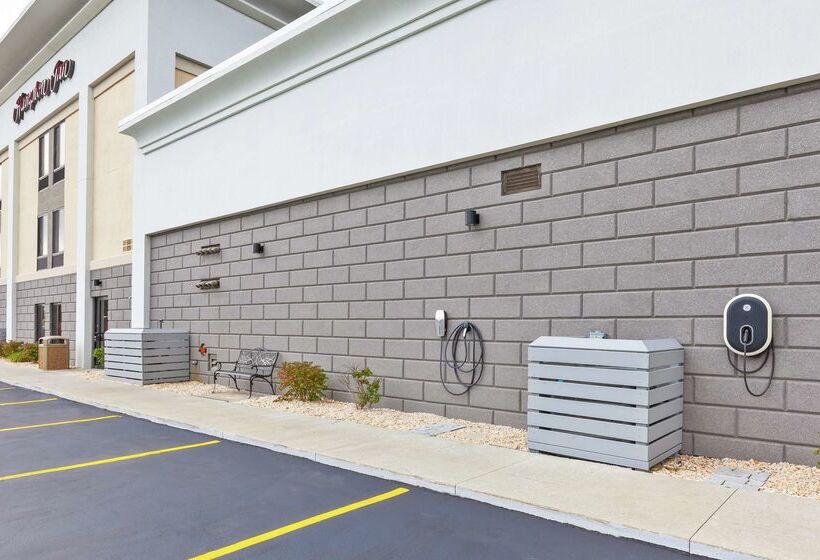 Отель Hampton Inn Monroe