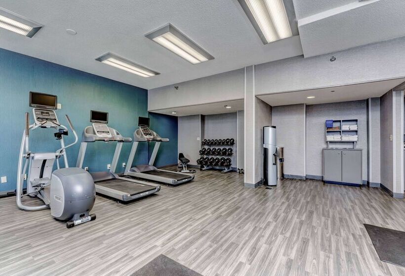 هتل Hampton Inn Morgantown