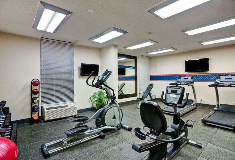 هتل Hampton Inn Morgantown