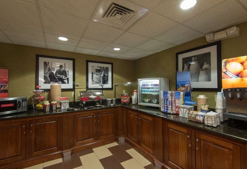 ホテル Hampton Inn Mount Airy