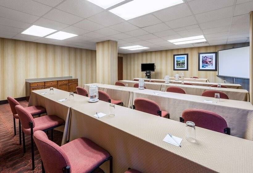ホテル Hampton Inn Parkersburgmineral Wells