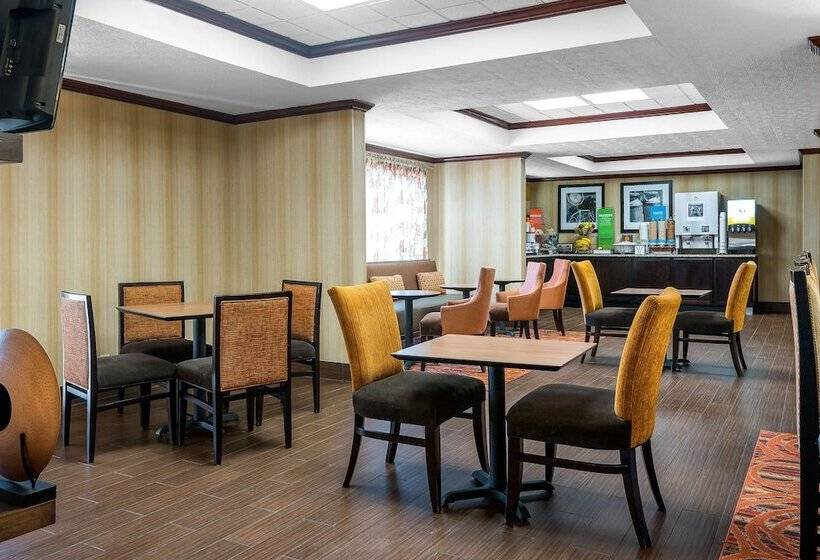 ホテル Hampton Inn Parkersburgmineral Wells