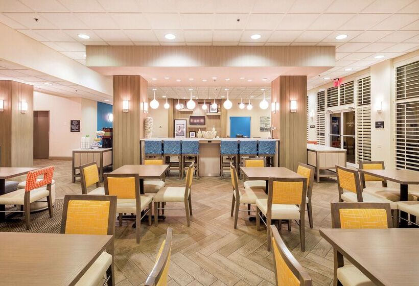 בית מלון כפרי Hampton Inn Pensacola Beach