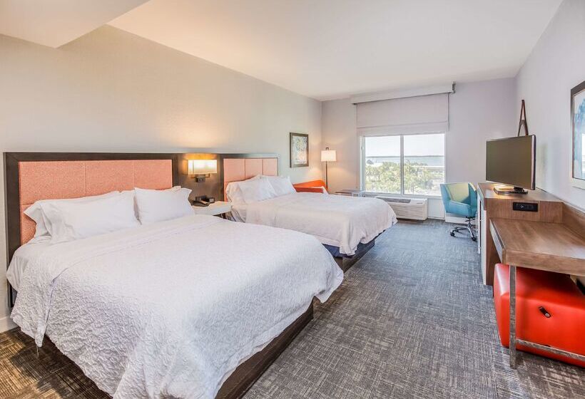בית מלון כפרי Hampton Inn Pensacola Beach