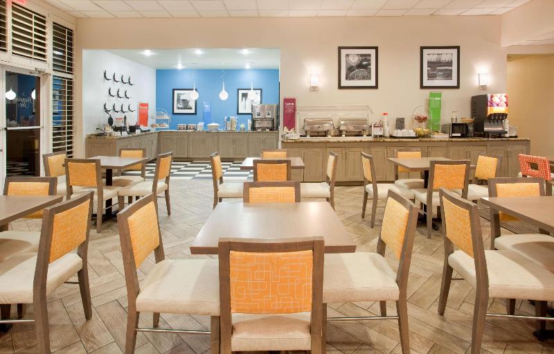 בית מלון כפרי Hampton Inn Pensacola Beach