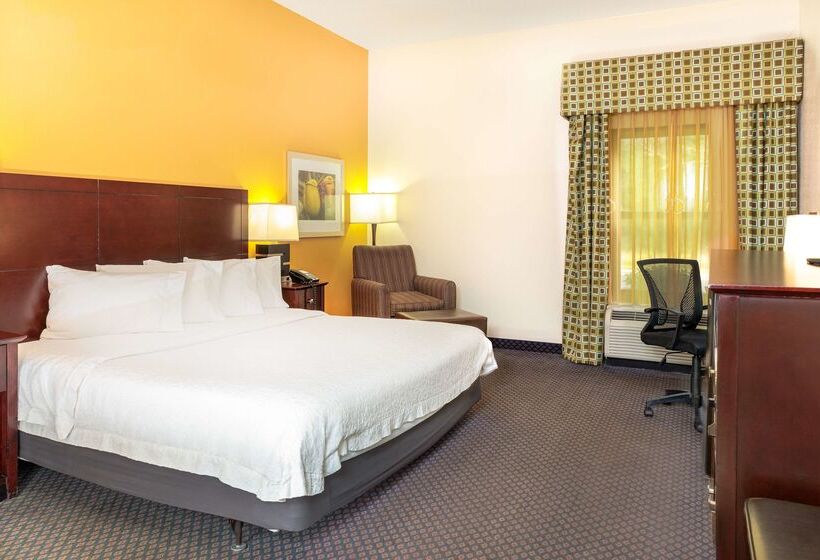 酒店 Hampton Inn By Hilton Petersburg Ft. Gregg Adams