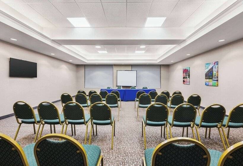 فندق Hampton Inn Quakertown