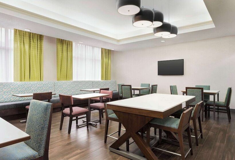 Отель Hampton Inn Quakertown