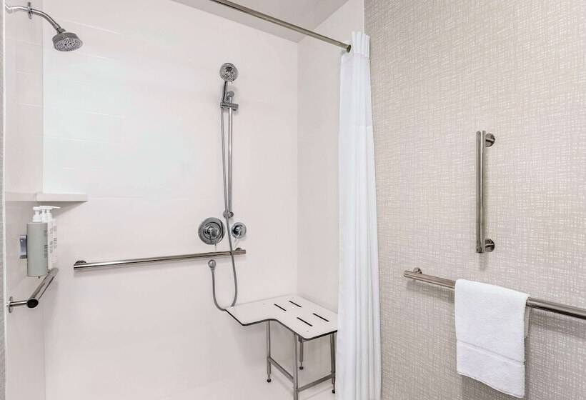 Отель Hampton Inn Quakertown