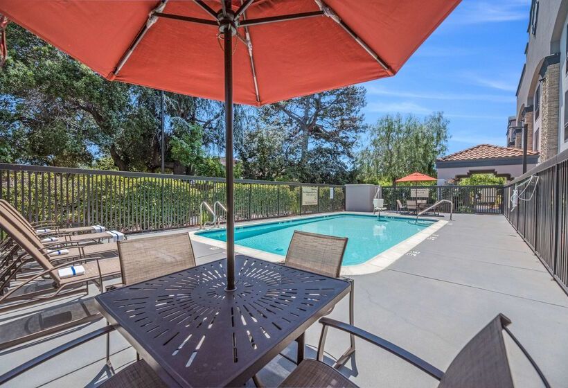 בית מלון כפרי Hampton Inn Oakland Hayward