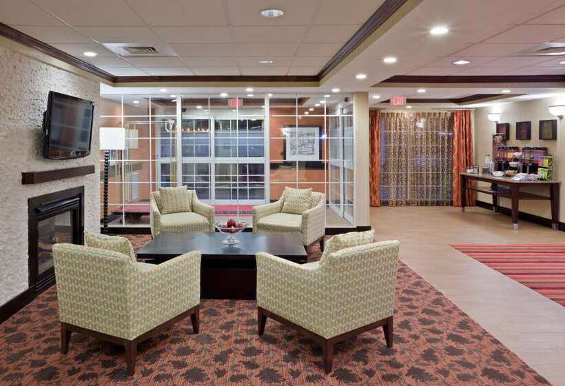 호텔 Hampton Inn Sturbridge
