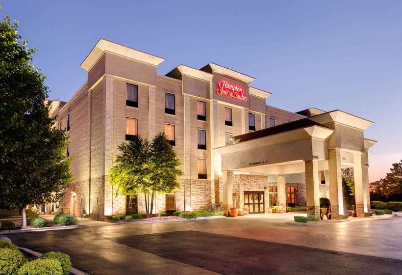 Отель Hampton Inn & Suites Addison