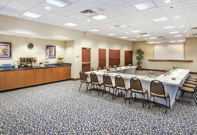 هتل Hampton Inn & Suites Atlantagalleria