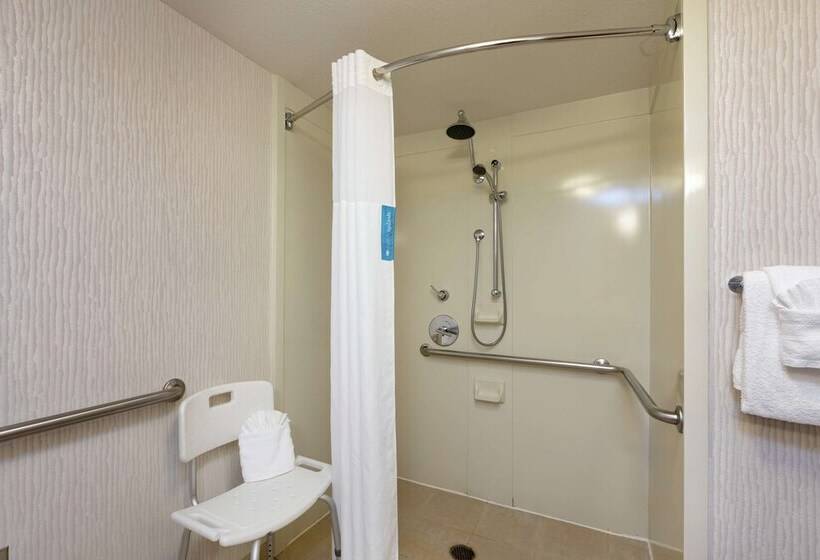 هتل Hampton Inn & Suites Austinairport