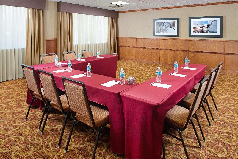 בית מלון כפרי Hampton Inn & Suites Denton