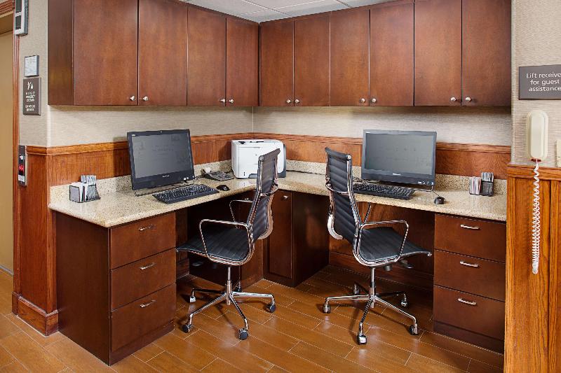 בית מלון כפרי Hampton Inn & Suites Denton