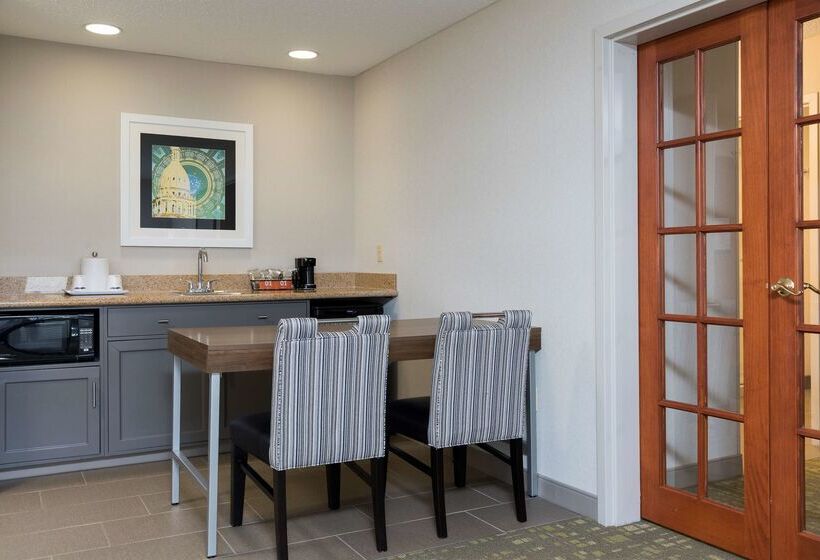 فندق Hampton Inn & Suites East Lansing/okemos