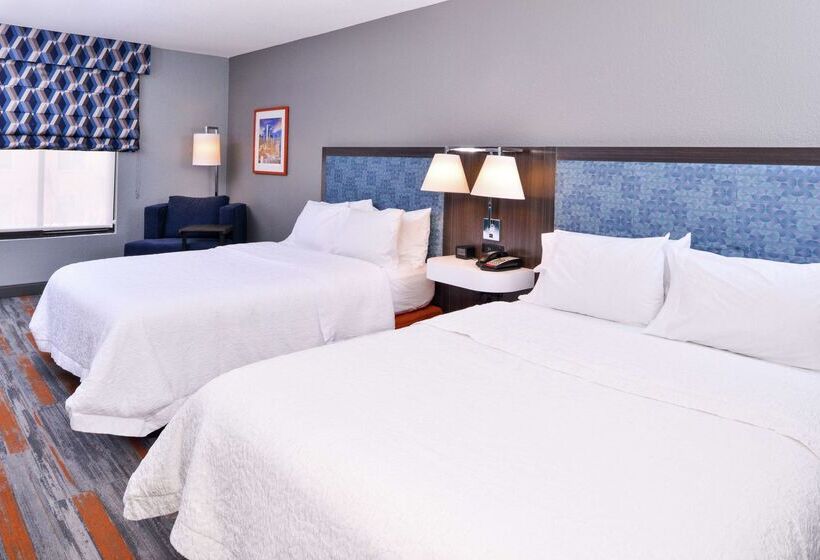בית מלון כפרי Hampton Inn & Suites Legacy Parkfrisco