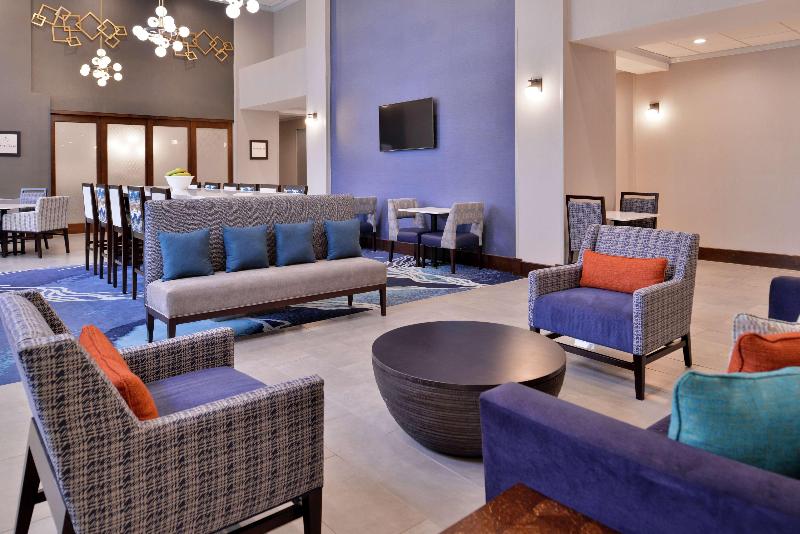 בית מלון כפרי Hampton Inn & Suites Legacy Parkfrisco