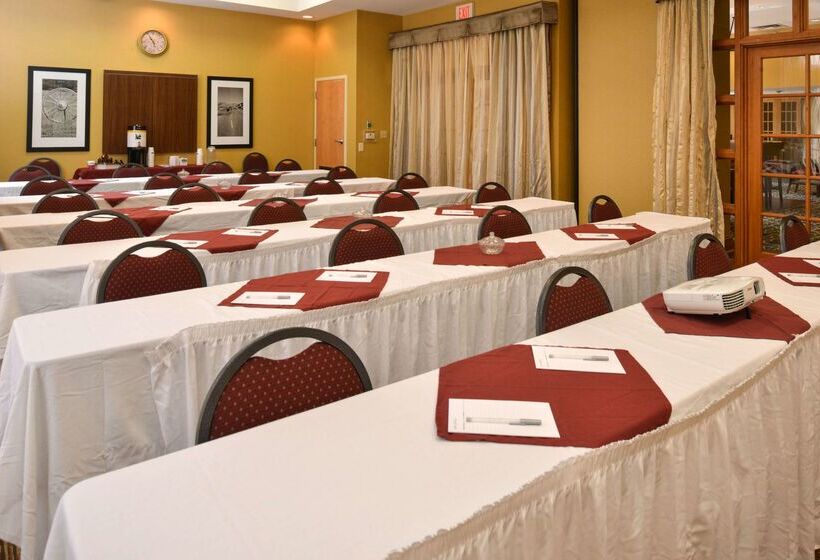 هتل Hampton Inn & Suites Pueblo  Southgate