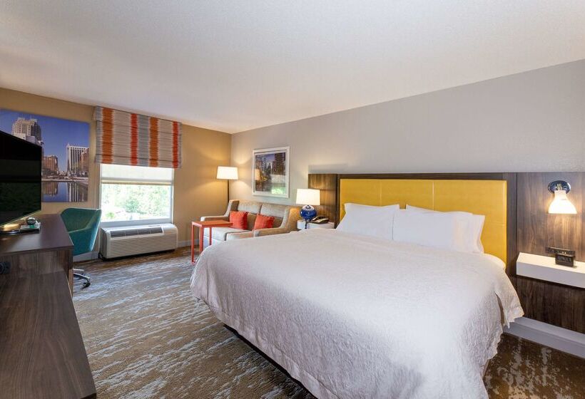 בית מלון כפרי Hampton Inn & Suites Raleigh Cary Lenovo Center