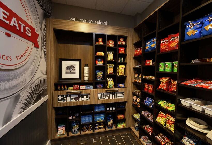 בית מלון כפרי Hampton Inn & Suites Raleigh Cary Lenovo Center