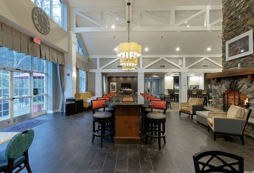 בית מלון כפרי Hampton Inn & Suites Raleigh Cary Lenovo Center