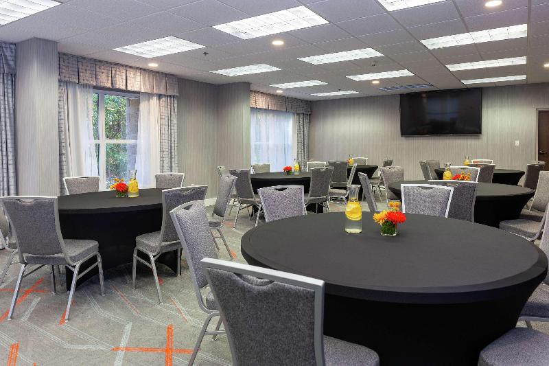 בית מלון כפרי Hampton Inn & Suites Raleigh Cary Lenovo Center