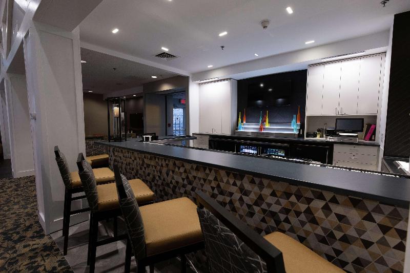 בית מלון כפרי Hampton Inn & Suites Raleigh Cary Lenovo Center