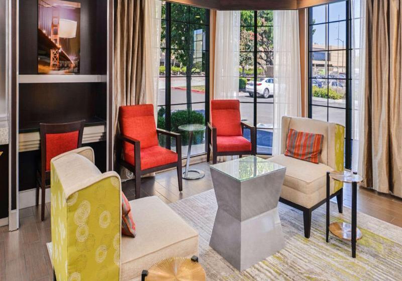 هتل Hampton Inn & Suites San Franciscoburlingameairport South