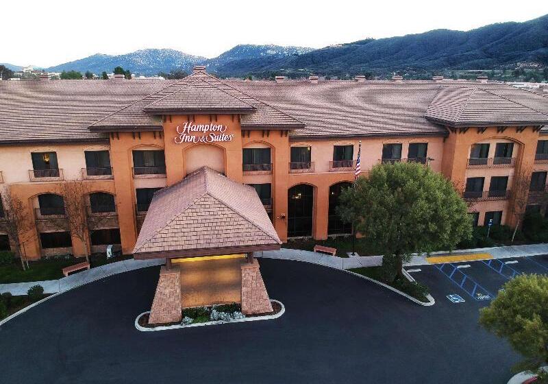 בית מלון כפרי Hampton Inn & Suites Temecula