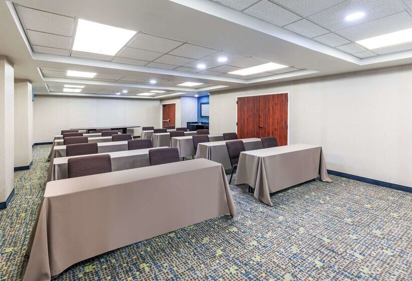 בית מלון כפרי Hampton Inn & Suites Tulsa Woodland Hills 71st Memorial