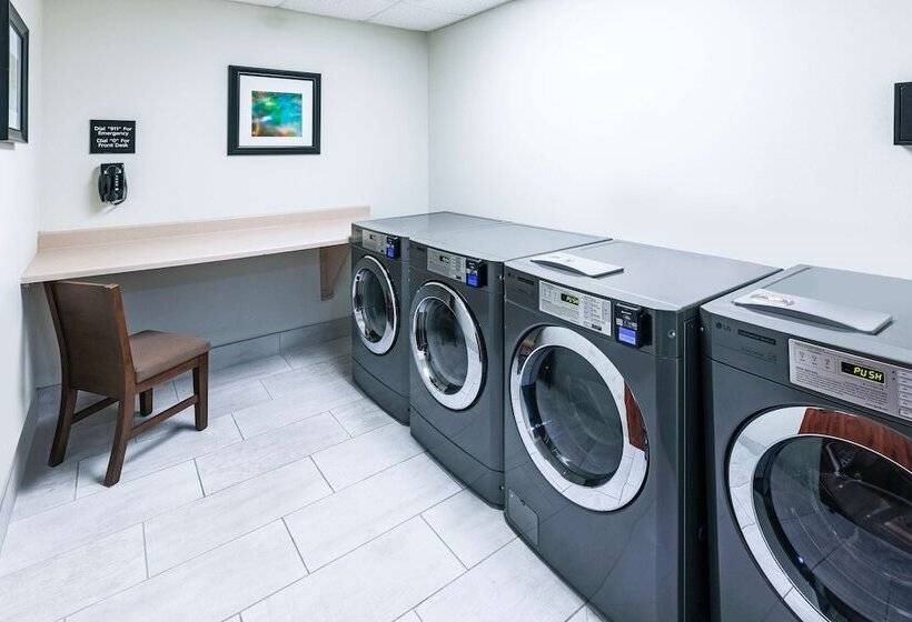 בית מלון כפרי Hampton Inn & Suites Tulsa Woodland Hills 71st Memorial