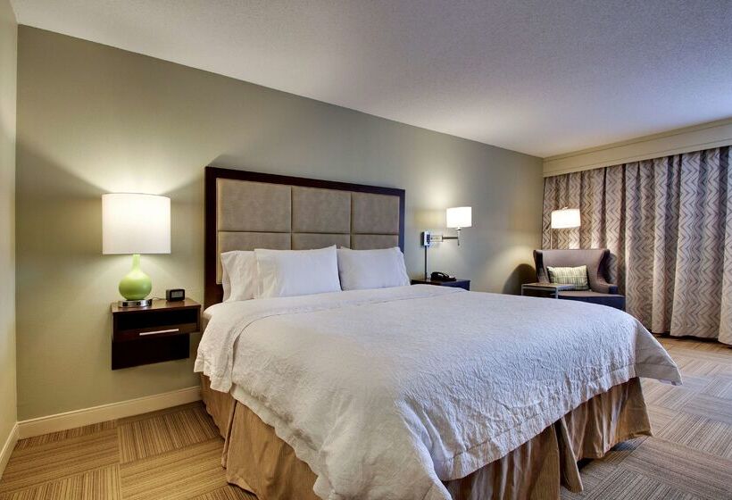 هتل Hampton Inn Warner Robins