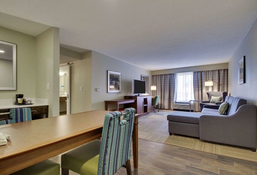 هتل Hampton Inn Warner Robins