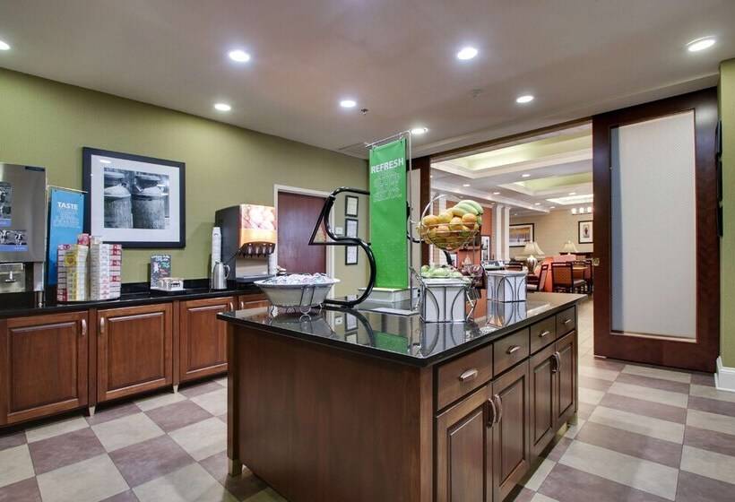 هتل Hampton Inn Warner Robins
