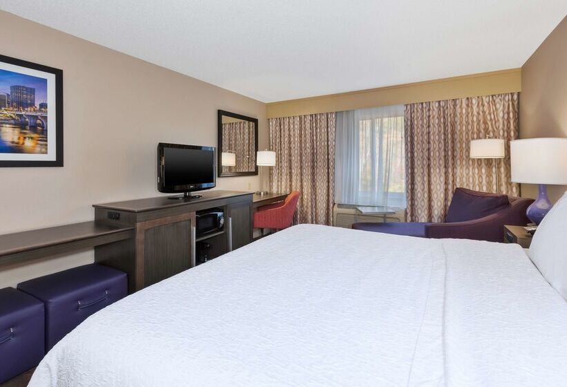 בית מלון כפרי Hampton Inn Waterbury