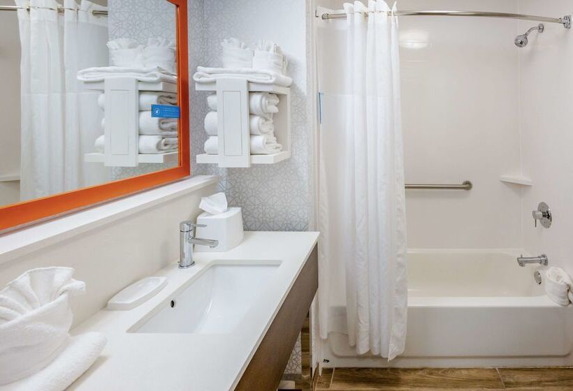 هتل Hampton Inn Wilmington Medical Park