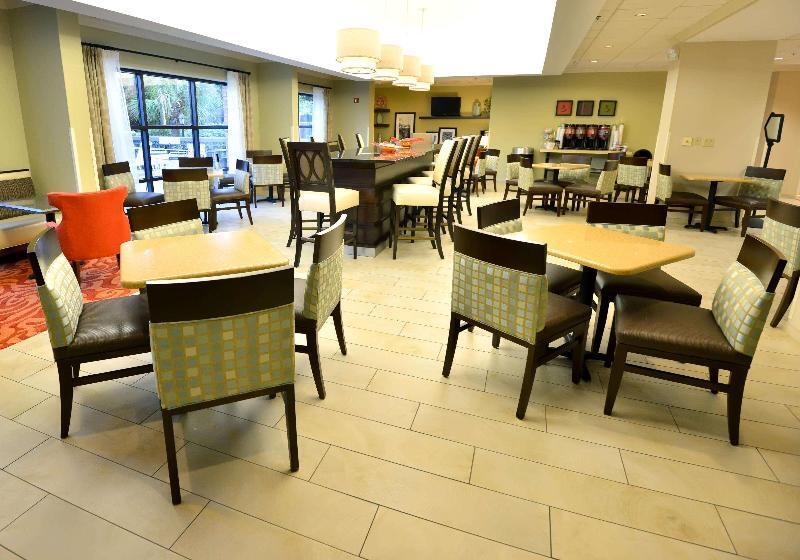 هتل Hampton Inn Wilmington Medical Park