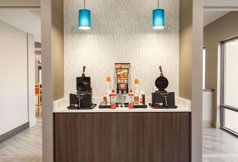 בית מלון כפרי La Quinta Inn & Suites By Wyndham St Louis Route 66