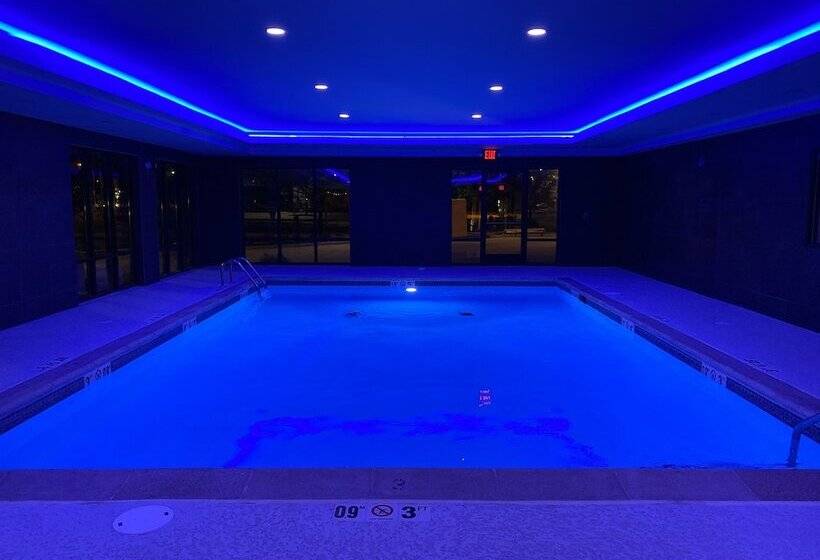 בית מלון כפרי La Quinta Inn & Suites By Wyndham St Louis Route 66
