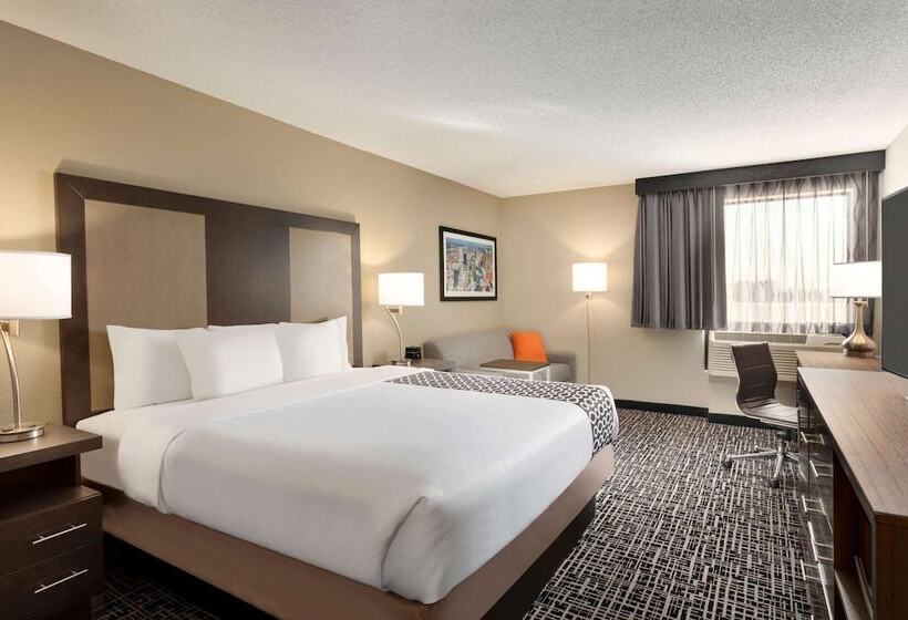 בית מלון כפרי La Quinta Inn & Suites By Wyndham St Louis Route 66