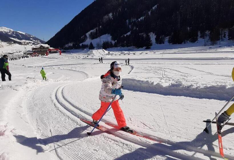 Отель Ortles Dolomiti Walking & Spa