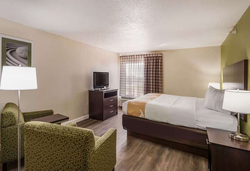 בית מלון כפרי Quality Inn & Suites Quincy  Downtown