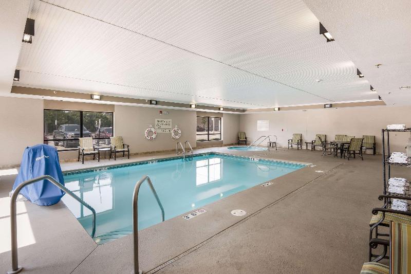 בית מלון כפרי Quality Inn & Suites Quincy  Downtown