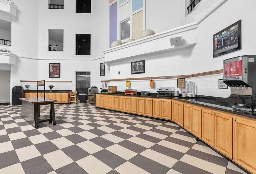 Отель Sonesta Essential Vacaville  Napa Valley